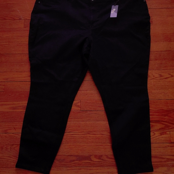 Women's Stretch Jeans - Picture 2 of 2